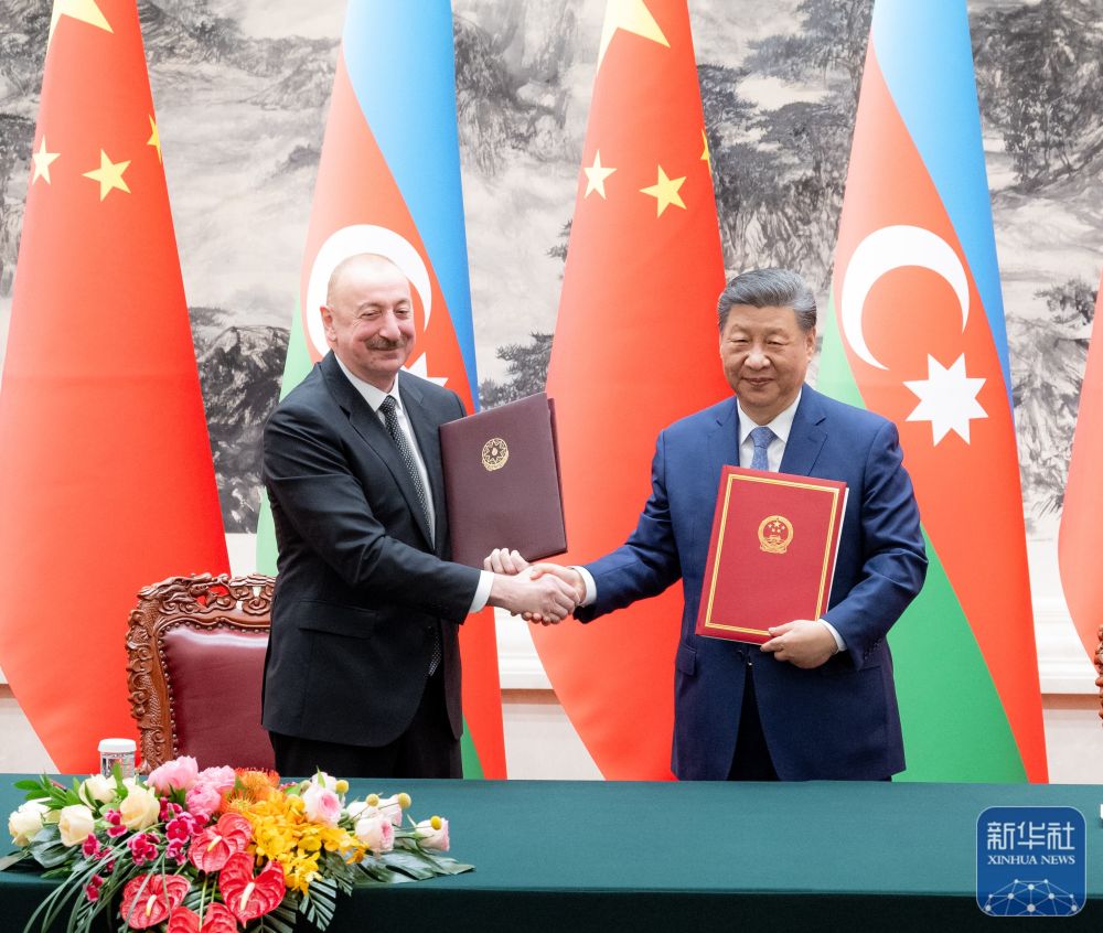 China__Focus's tweet image. Chinese President Xi Jinping held talks with Azerbaijani President Ilham Aliyev in Beijing on Wednesday.

The two leaders announced the establishment of a comprehensive strategic partnership between the two countries.