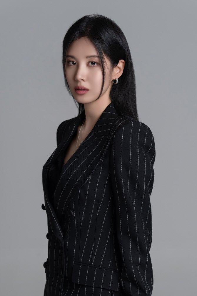 [INTERVIEW] Seohyun on having a controversy free career.

“It is important to live a heathy life as a human Seo Juhyun before as celebrity as only then celebrity Seohyun can be happy.”

“It’s not easy to appear that way. I lived thinking ‘I will not let this difficult world shake