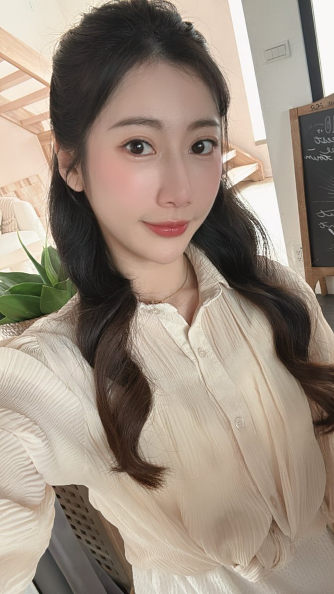 我正在成為自己最喜歡的樣子

一點一滴😘

來跟我說說你們呢~🥰
【官方👉】https://t.co/oVSCRrif1C https://t.co/yTi7WBjkH9