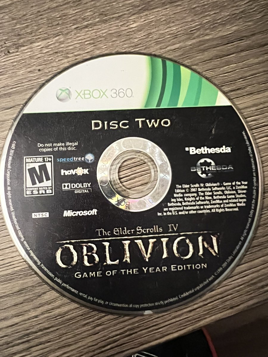 aDrw428's tweet photo. @bethesda only got the second disc. Can I still download the update? https://t.co/TbkqSzaBTj