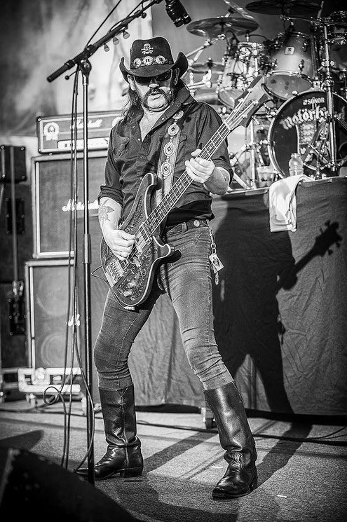 Who loves Lemmy and Motorhead???
I became a fan at 14 years old. 
This is my nod towards Lemmy and Motorhead and their massive contribution to rock n roll!
PLAY LOUD!!
open.spotify.com/track/3jNcsbek…
<a href="/myMotorhead/">Official Motörhead</a> <a href="/LemmiumMetal/">Lemmium</a>  <a href="/MotorheadPhil/">Phil Campbell</a> <a href="/motorhead711/">MotorHead711 #SCM ☆El Campeon ☆ 👑 🇺🇸</a> #Motorhead #lemmy #aceofspades