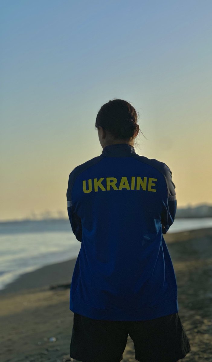 сьогодні перший день змагань на Кіпрі. Наразі там проводиться Чемпіонат Європи по самбо на який я не поїхала бо жіного бойового там нема 🥲, але там виступають мої знайомі і я щиро бажаю їм удачі 🤞 
Також буду дивитись трансляцію 🙂‍↕️
Фото подруги,яка зараз на цих змаганнях*