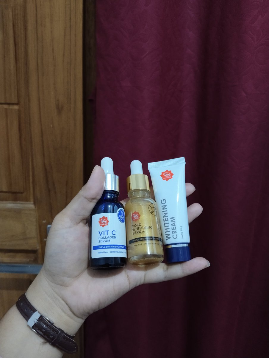 ineygke9's tweet photo. wajah glowing bersama si mungil serum dari ✨@vivacosmetics✨

meskipun mendekati period, muka ku ttp glowing dan bebas jerawat pake triple combo dari Viva, aku biasa pake pas pagi dan malem hari secara rutin https://t.co/v5KttCn1LU