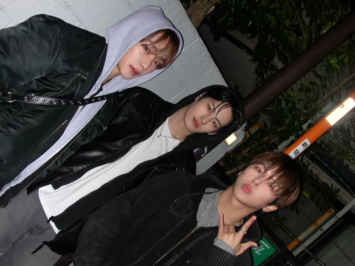 📂 MAD.zip (Behind cut) NOMAD LIVE IN TOKYO

b.stage 에서 더 많은 사진을 확인하세요❕
⇨ nomadofficial.kr/contents/68088…

#NOMAD #노매드