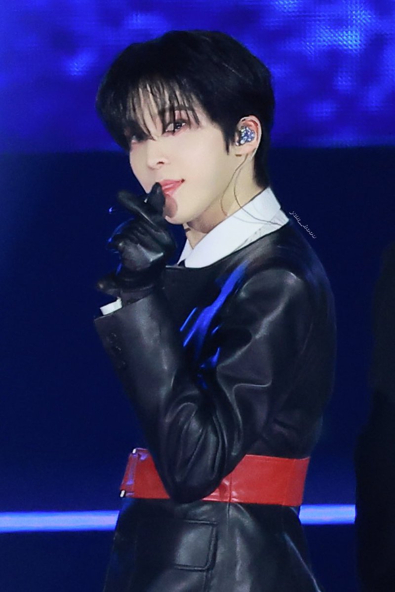 250412 윤호
🐶👋🏻

#에이티즈 #ATEEZ 
#윤호 #YUNHO #潤浩