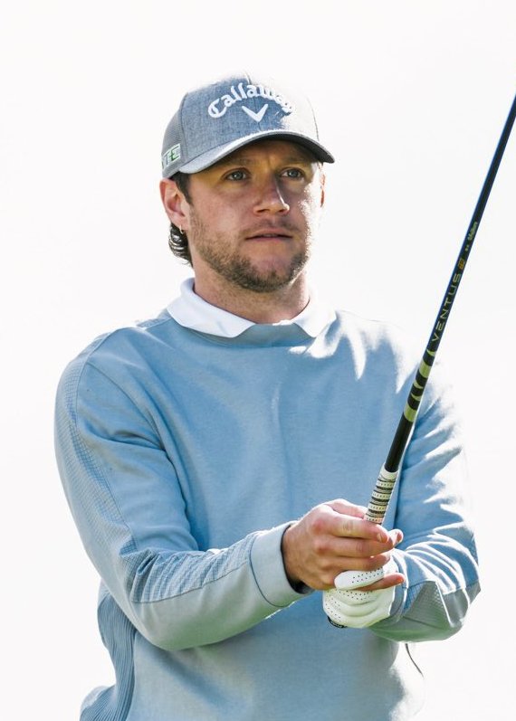 loverrwill's tweet image. eyes so blue, that you can see them from miles away