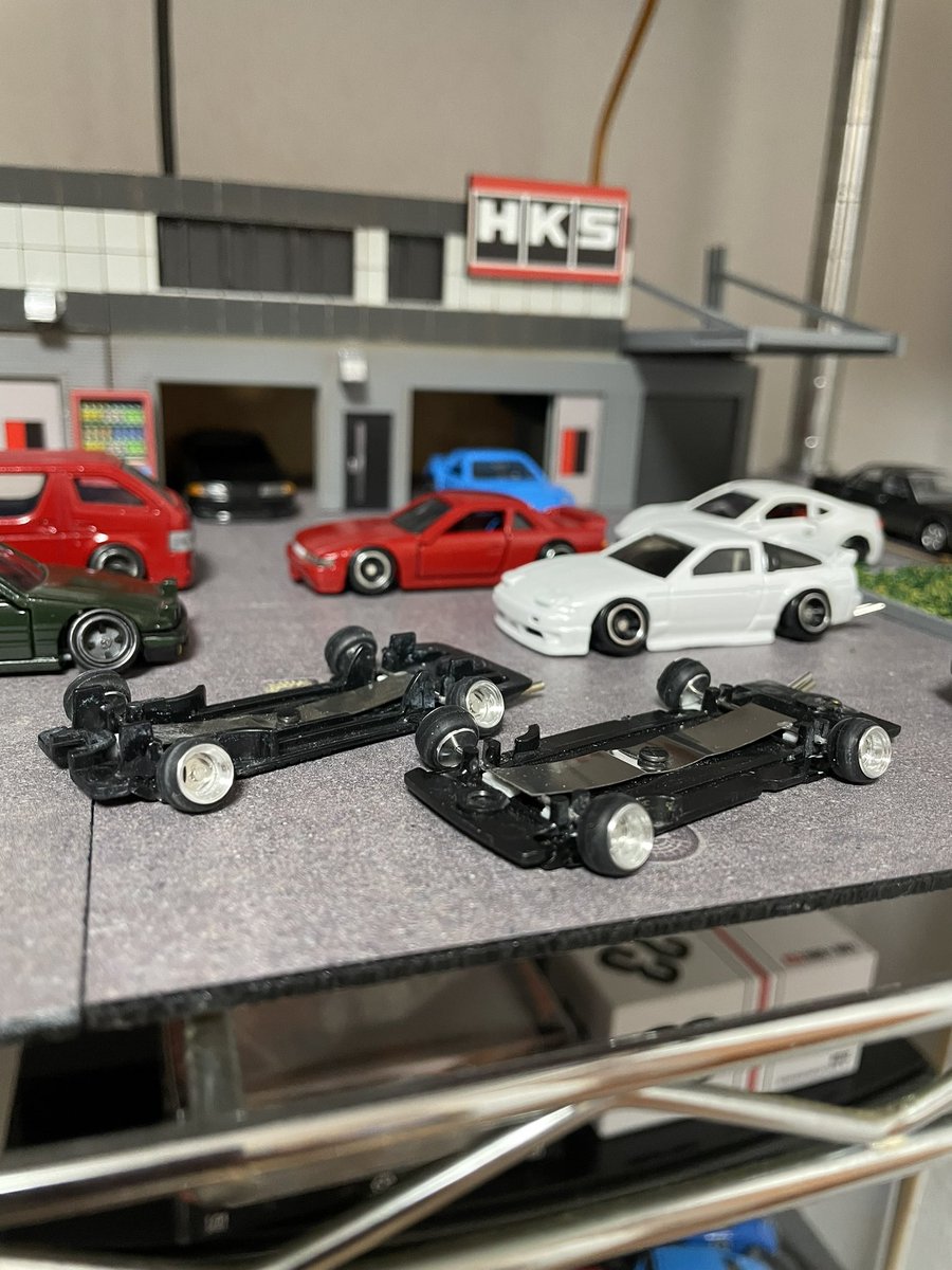 シャコタンキャンバー！
シャーシだけでもカッコいい😬
もちろん走ります！