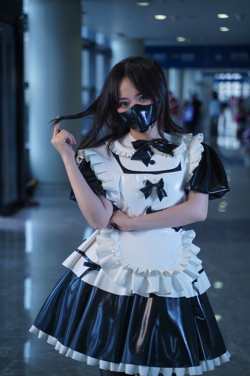 时雨又来vv展台当女仆啦
胶衣女仆裙来自<a href="/VVISAGE_STUDIO/">VVISAGE</a> 
#latex #胶衣 #女仆