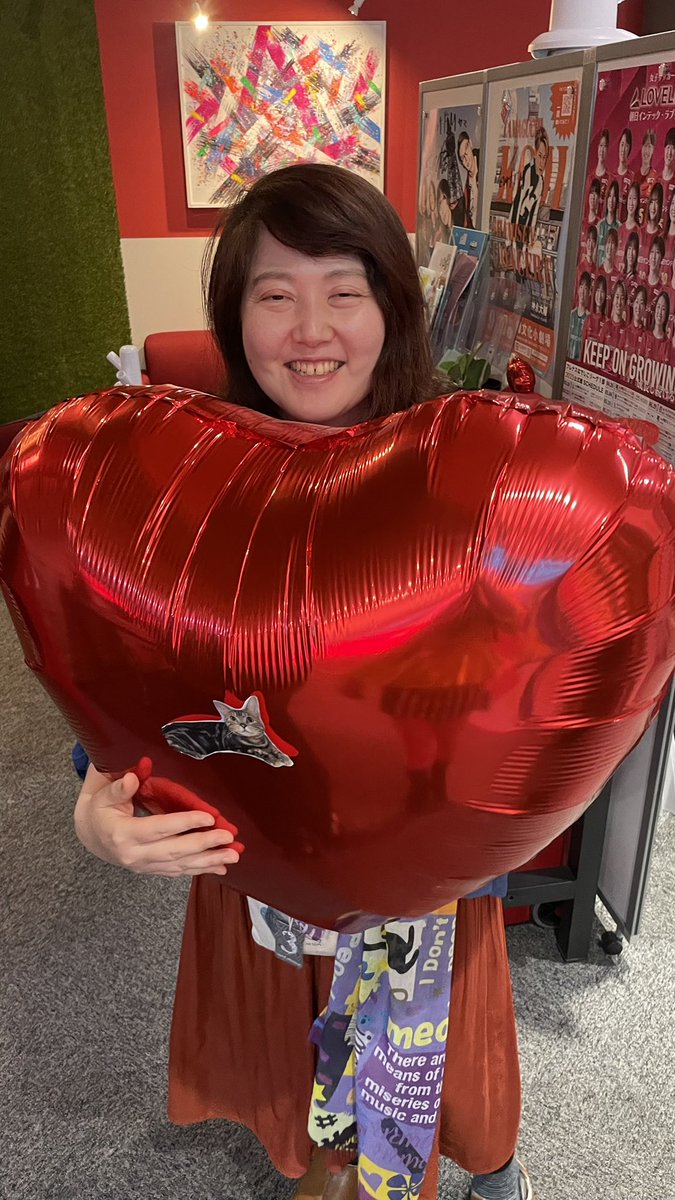 Lyra_queen810's tweet photo. ㊙️今日の裏チロゲ㊙️
可愛いネイルすると、毎日の気分が上がる〜‼️
まゆみちゃんのアカウントはこちら
https://t.co/nDT8rZfxxU

相羽さん　@AIBA_park810 
お誕生日おめでとうございます🎉

#queen810 https://t.co/oWndU9chRJ