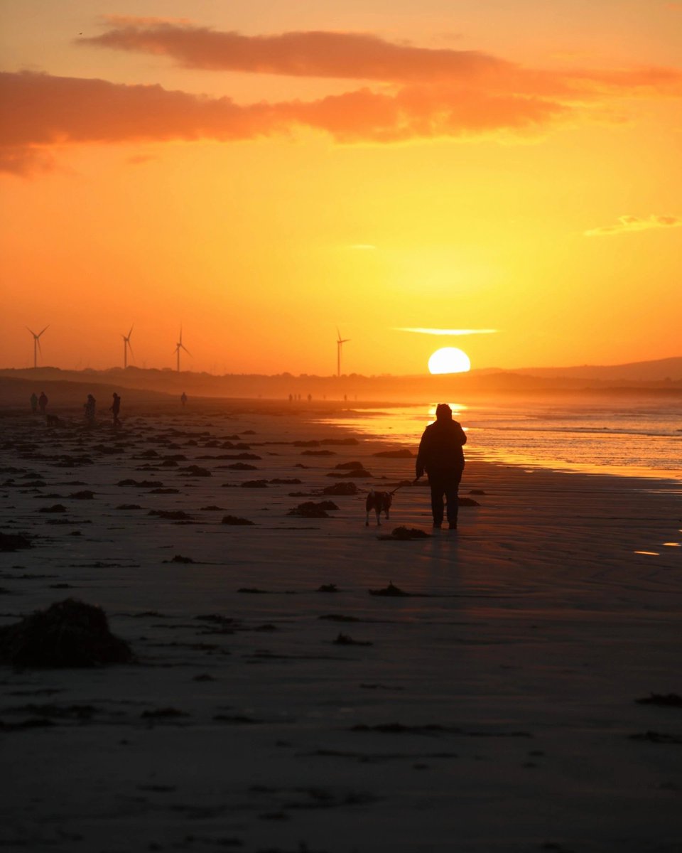 Gorgeous sunset at Enniscrone beach 🌅
📷Gareth Howell
#sunset #beach #MayoNorth