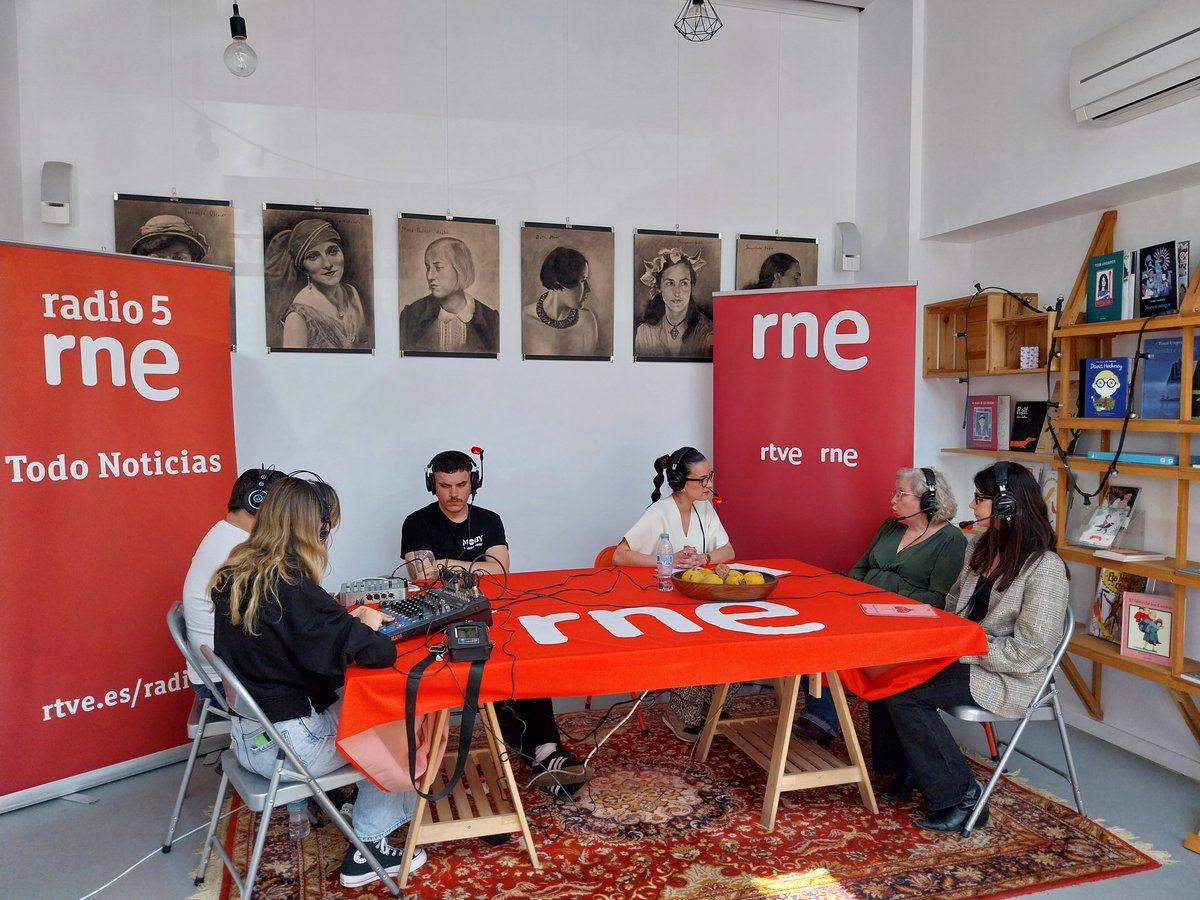 📻 Repasamos nuevos hábitos y tendencias de lectura con la presidenta de la Asociación de Libreros de Toledo, Elvira Rivero, y la joven autora Lucía Castro
<a href="/radio5_rne/">Radio 5</a> <a href="/rne/">Radio Nacional</a> <a href="/MarinaOrtueta/">Marina Ortueta</a>
