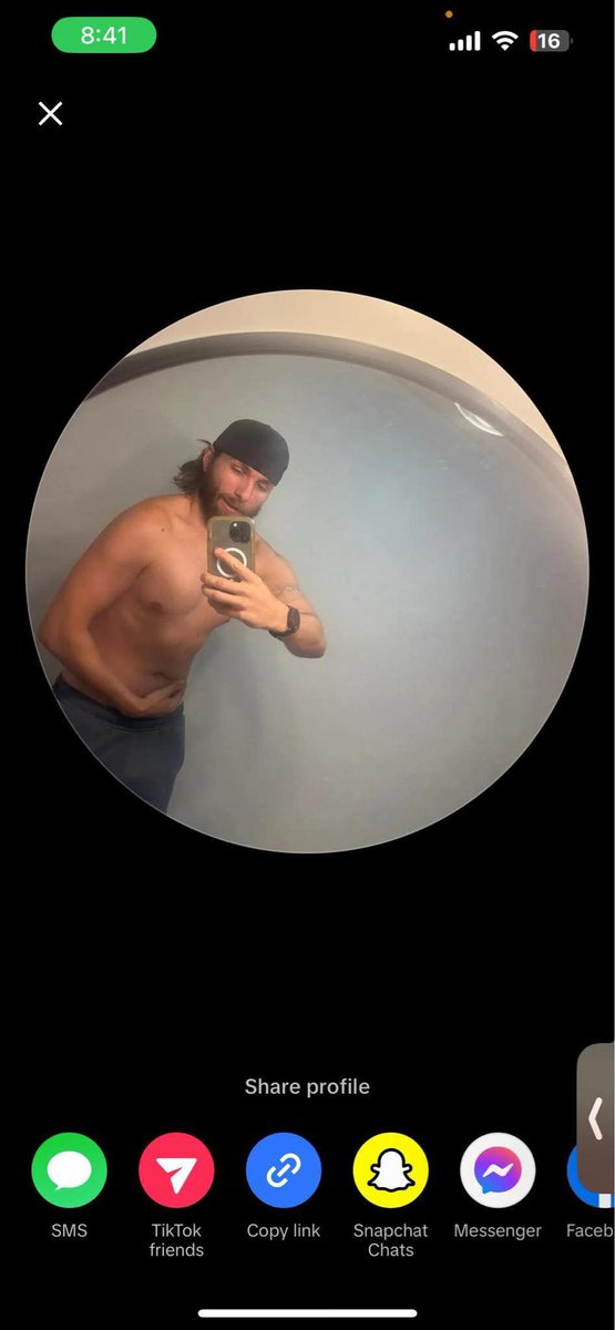 ColumbuzzMedia's tweet image. He’s 35 years old with a 10 year old named Melody and he’s been begging me for sex and being inappropriate towards me. I’m 14 years younger than him. i’m just tryna put his name out there so other young women are aware of his intentions. He lives across from East High School.