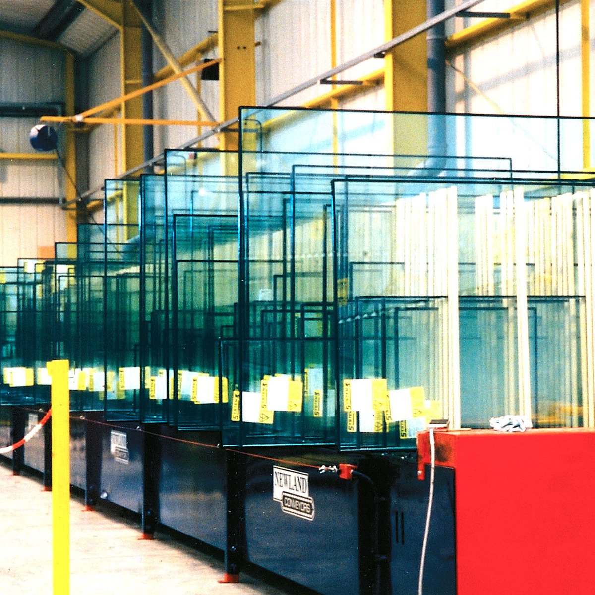 The Newland 'Glassveyor' conveyor allows sealed double glazed units to cure as they travel from the Bonding process to the despatch vehicle. 

Slow speed together with soft start and stop features, prevent sharp movement, eliminating product breakage.

bit.ly/366dWBT