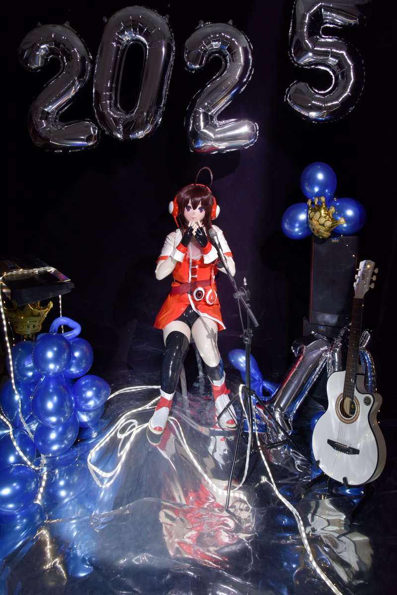 试试一次发三张
胶衣：<a href="/HampooLatex/">🕊Hampoo Latex🕊</a> 
#kigurumi #着ぐるみ #latex #VOCALOID #Vsinger