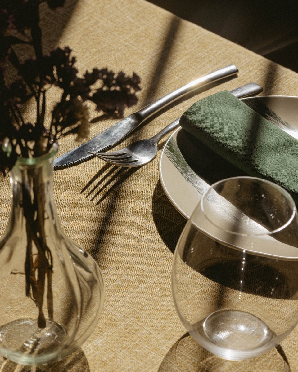 🌾Conoce un refugio gastronómico en la sierra de Hueva, donde nuestra carta ibérica de temporada va más allá. 

Reserva tu mesa llamando al 𝟲𝟳𝟵 𝟭𝟰𝟮 𝟵𝟴𝟱 y en 𝗹𝗶𝗲𝘃𝗮.𝗲𝘀