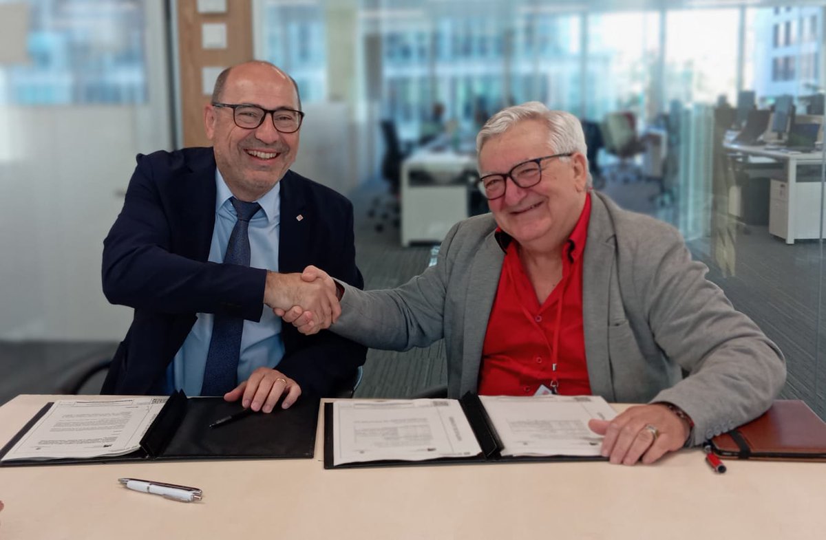 Avui ha tingut lloc la signatura de conveni de col·laboració entre l'Agència #FPCAT i #asociacionamits per a impulsar l'Acreditació de competències professionals. 👉<a href="/prpal_vet/">José Luis Durán</a> president de l'Agència FPCAT i Antonio Rodriguez Arenas han formalitzat l'acord.