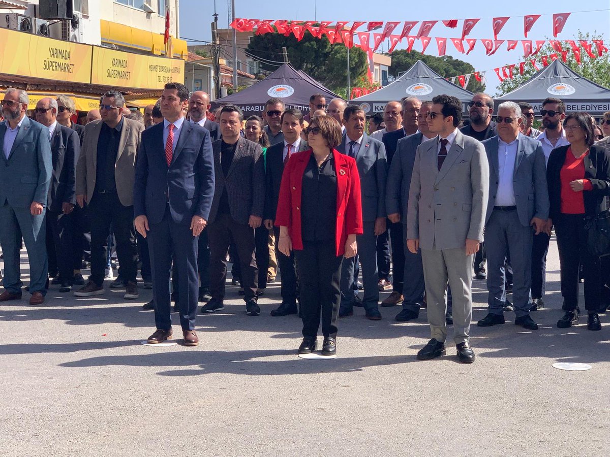 23 Nisan Ulusal Egemenlik ve Çocuk Bayramı Kutlamaları kapsamında İlçe Milli Eğitim Müdürümüz Alaaddin BAYAT tarafından Atatürk Anıtına çelenk sunumu gerçekleştirildi. Saygı duruşu ve İstiklal Marşımızın okunmasının ardından çelenk sunma töreni sona erdi.
<a href="/izmir_ilmem/">İzmir İl Milli Eğitim Müdürlüğü</a> <a href="/ABayat76/">alaaddin bayat</a>