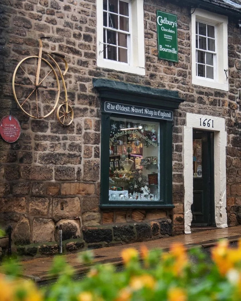 The Oldest Sweet Shop In England 🍬

Happy St. George's Day 🏴󠁧󠁢󠁥󠁮󠁧󠁿
