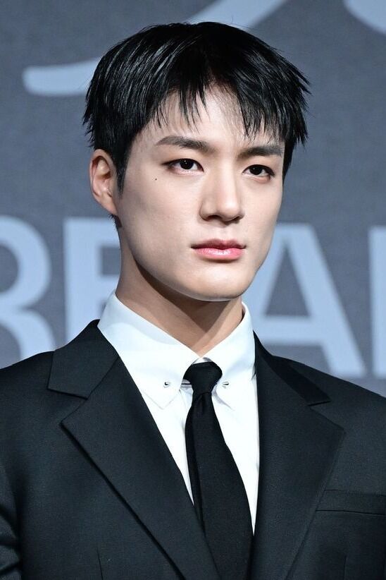 本日4月23日は NCT DREAM #ジェノ の誕生日💝 愛くるしい笑顔と鍛え