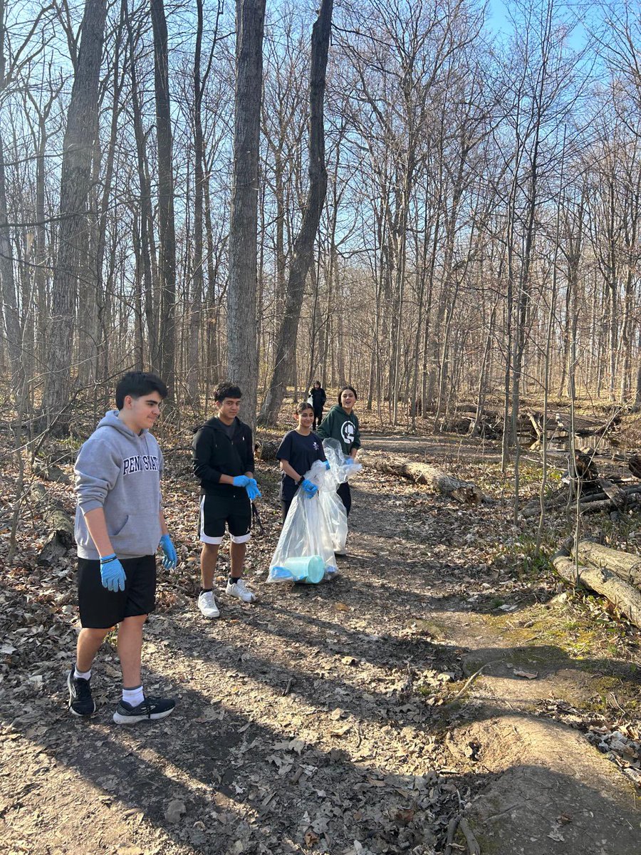 Thank you to the HRPS Youth Advisory Council for organizing another successful community clean up, and to the T.R.A.C.K. and community members who participated. Your efforts are appreciated - great job!