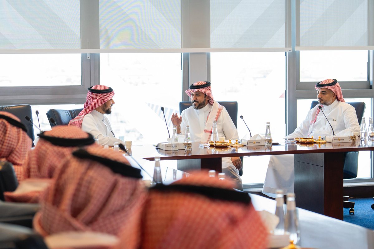 مقتطفات من الزيارة التي تشرفنا خلالها باستضافة سعادة الأستاذ سامي بن إبراهيم الحسيني محافظ الهيئة العامة للمنشآت الصغيرة والمتوسطة "منشآت" والوفد المرافق له، بوجود قيادة شركة سدكو القابضة ومؤسسة ريالي للوعي المالي لبحث نقاط التلاقي والاهتمام المشترك بين كافة الأطراف