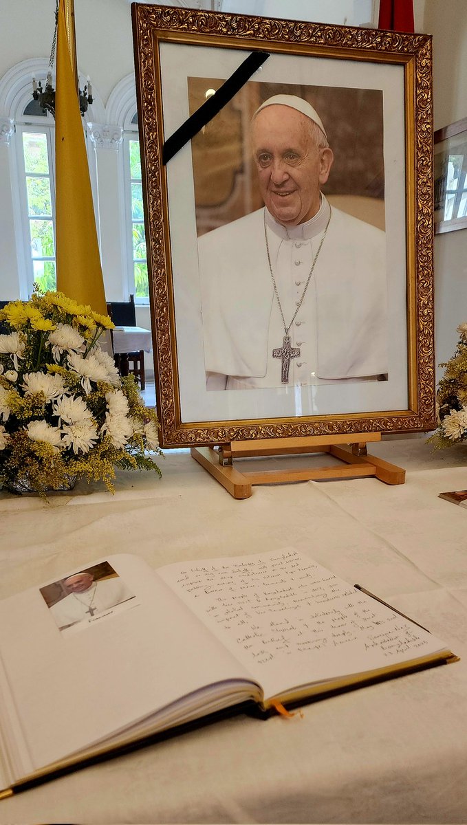SaminaNazRupa's tweet photo. Expressing deep condolences on the sad passing away of His Holiness Pope Francis at the Vatican Embassy in Cairo
@BDMOFA https://t.co/Rp2JpkomAa