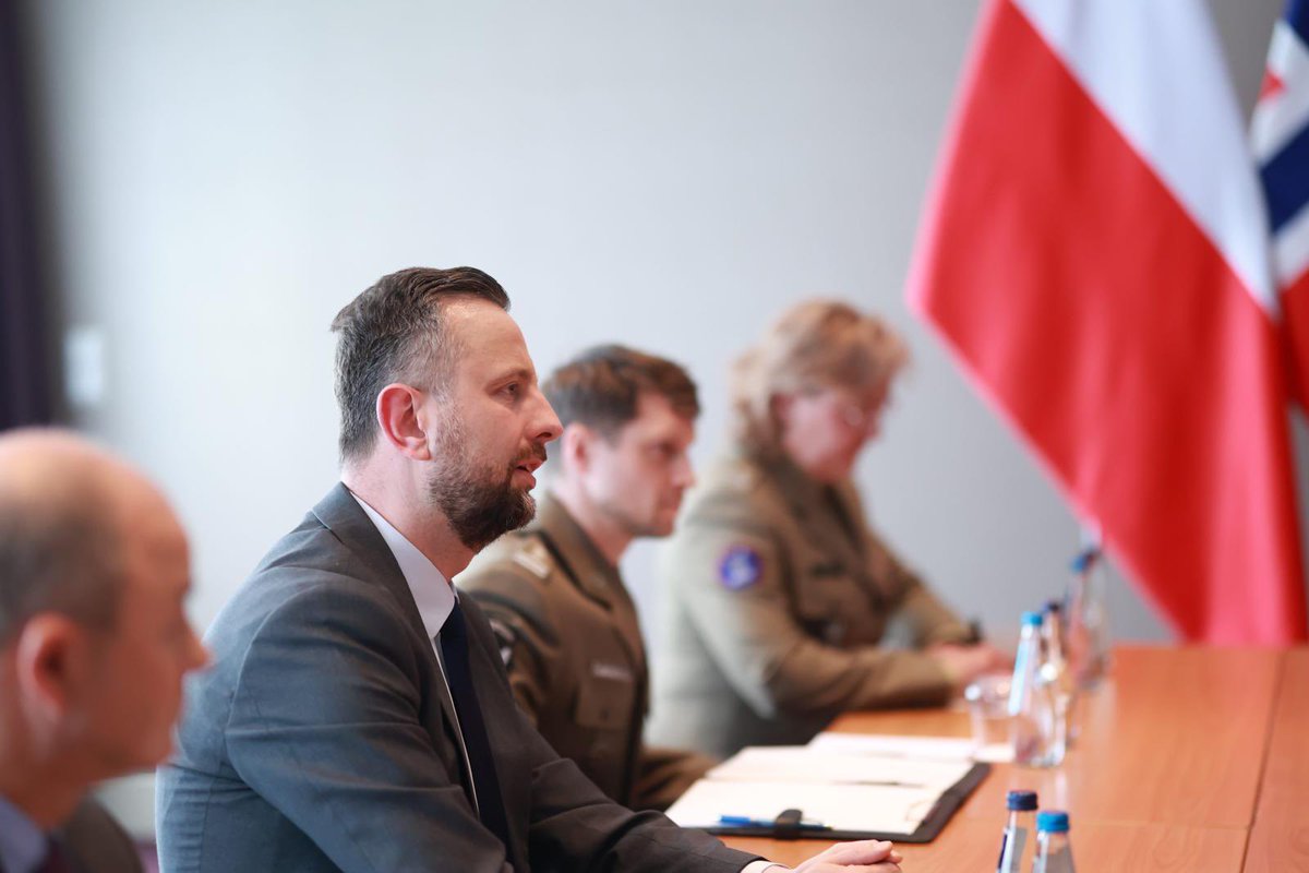 W #Warszawa rozpoczęło się spotkanie wicepremiera W. <a href="/KosiniakKamysz/">Władysław Kosiniak-Kamysz</a> z Haakonem Magnussem Glücksburg, księciem koronnym Norwegii i delegacją 🇳🇴.