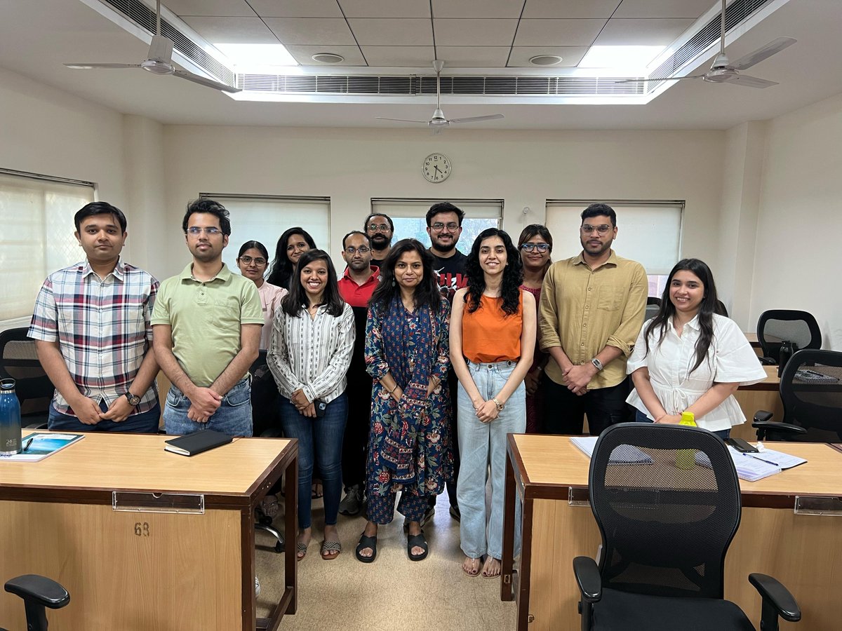 MDIGurgaon's tweet image. Understanding consumer behavior! Ms. Rachita Dutta shared insights on culture, influence, &amp;amp; trends with our PGDM-BM students. In a world where trends come and go, how do we differentiate a fleeting fad from a fundamental shift in consumer behavior?
#MDIGurgaon #ConsumerBehavior