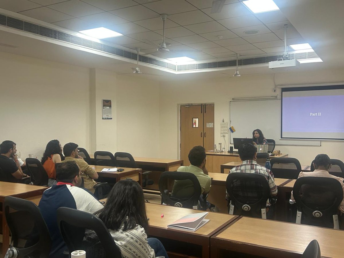 MDIGurgaon's tweet image. Understanding consumer behavior! Ms. Rachita Dutta shared insights on culture, influence, &amp;amp; trends with our PGDM-BM students. In a world where trends come and go, how do we differentiate a fleeting fad from a fundamental shift in consumer behavior?
#MDIGurgaon #ConsumerBehavior