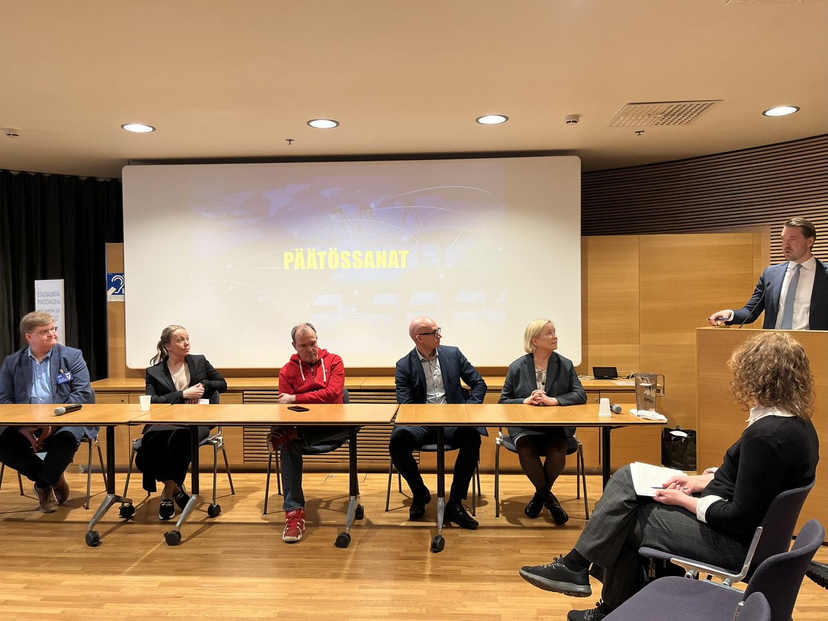 Liikenteen villit visiot -keskustelua eduskunnassa varsin rakentavasti Suomi-saaren kytkeytymisestä Eurooppaa. 

Keskustelua yhdisti tarve:
💡selvittää vaihtoehdot 
💡yhteispohjoismaalaisuus
💡 huomiointi Liikenne12:ssa

#HelsinkiTurkuTukholma <a href="/VSliitto/">V-S liitto</a> 
<a href="/JouniOvaska/">Jouni Ovaska</a> kiitos!