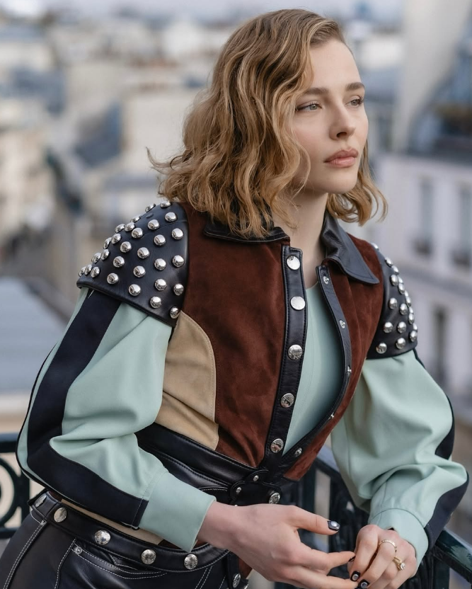 One thing about me that never changes. 

The lips.