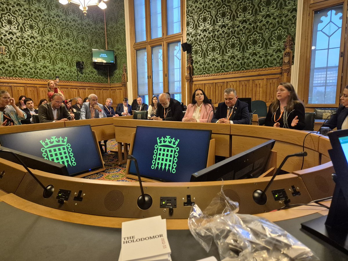 HofTotalitarian's tweet image. Yesterday was the opening day of a Holodomor exhibition within the Houses of Parliament. @RupaHuq MP sponsored the event and chaired a panel discussion. Other MPs and Lords visited, including @SDoughtyMP. Photos include Dr Dara Mattingly wearing our Holodomor badge.
