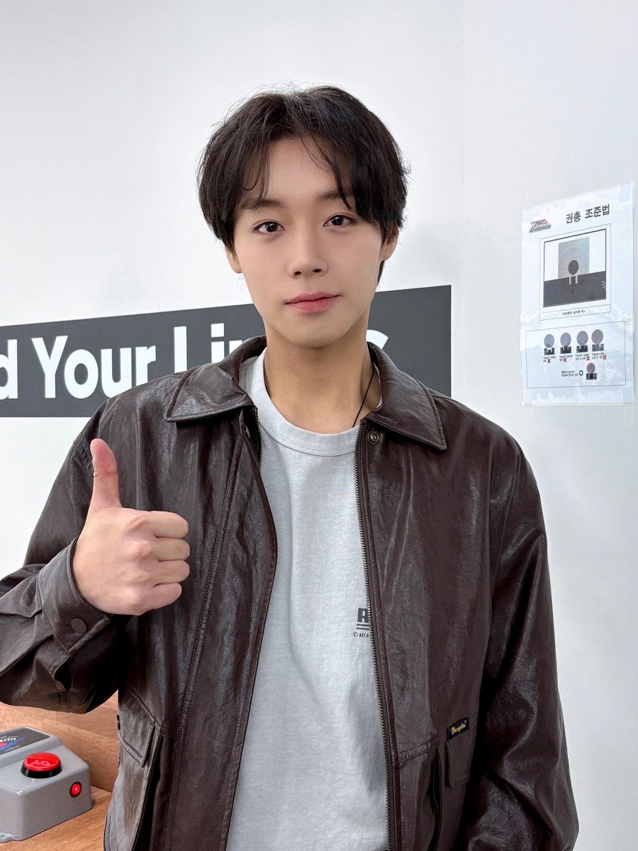 YY์ํฐํ
์ธ๋จผํธ (@yyentertain) on Twitter photo ๋ฐ์งํ ์ผ๊ตด์ ๋ฌด์จ ๊ณ์ ์ผ๊น์?
๋ด์ด๋ฉด ๊ฝ์ด ์ง๊ณ ,
์ฌ๋ฆ์ด๋ฉด ํ์ด์ด ์ง๊ณ ,
๊ฐ์์ด๋ฉด ๋์ฝ์ด ์ง๊ณ ,
๊ฒจ์ธ์ด๋ฉด ๋์ด ์ง๋ค์.
ใด๋ฐ์งํ ์์์ ๋ชจ๋ ๊ฒ ๋ฌผ๋ฌ์๋๊น์.
<์ถ๋ผ์ด ์ถ๋ผ์ด 10ํ, ์ฐ๋ฆฌ๋ค์ ์ผ๊ทธ๋ฌ์ง ์์
>
์ง๊ธ ๋ฐ๋ก ๋ทํ๋ฆญ์ค์์ ๋ง๋์
#๋ฐ์งํ #PARKJIHOON
#์ถ๋ผ์ด์ถ๋ผ์ด
#์ฝํ์์
Class2 ๋ฐ์งํ ์ผ๊ตด์ ๋ฌด์จ ๊ณ์ ์ผ๊น์?
๋ด์ด๋ฉด ๊ฝ์ด ์ง๊ณ ,
์ฌ๋ฆ์ด๋ฉด ํ์ด์ด ์ง๊ณ ,
๊ฐ์์ด๋ฉด ๋์ฝ์ด ์ง๊ณ ,
๊ฒจ์ธ์ด๋ฉด ๋์ด ์ง๋ค์.
ใด๋ฐ์งํ ์์์ ๋ชจ๋ ๊ฒ ๋ฌผ๋ฌ์๋๊น์.
<์ถ๋ผ์ด ์ถ๋ผ์ด 10ํ, ์ฐ๋ฆฌ๋ค์ ์ผ๊ทธ๋ฌ์ง ์์
>
์ง๊ธ ๋ฐ๋ก ๋ทํ๋ฆญ์ค์์ ๋ง๋์
#๋ฐ์งํ #PARKJIHOON
#์ถ๋ผ์ด์ถ๋ผ์ด
#์ฝํ์์
Class2