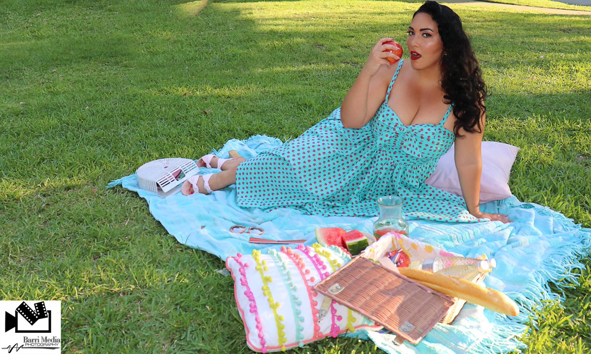 BarriMedia's tweet image. Happy National Picnic Day! 🌳📷☀️Where's your favorite place to picnic in Houston? Share your top spot in the comments below!  🍉

📸 @BarriMedia 

#nationalpicnicday #picnicday #houston #canonphotography #photograghy #photographer