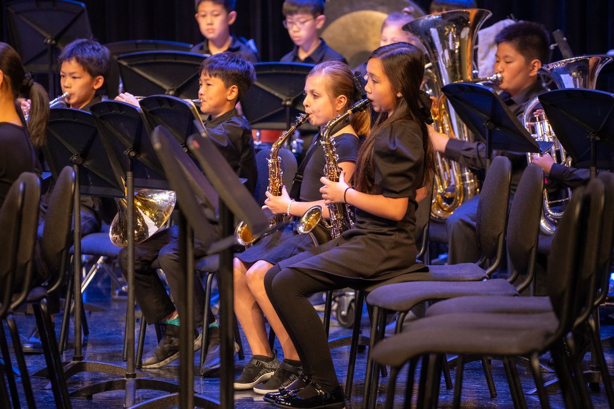 🎶 Simply Band rocked the stage yesterday! 🎤✨
Our talented student musicians brought the energy, the rhythm, and the vibes in an unforgettable performance that had everyone clapping, dancing, and singing along. 🎸🥁🎷💙🔥

#learnisb