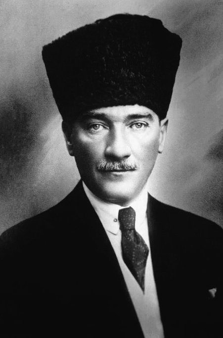 Bugün, milletimizin bağımsızlık yolunda attığı en büyük adımlardan birini ve çocuklarımızın umut dolu yarınlarını kutluyoruz.

#23NisanKutluOlsun