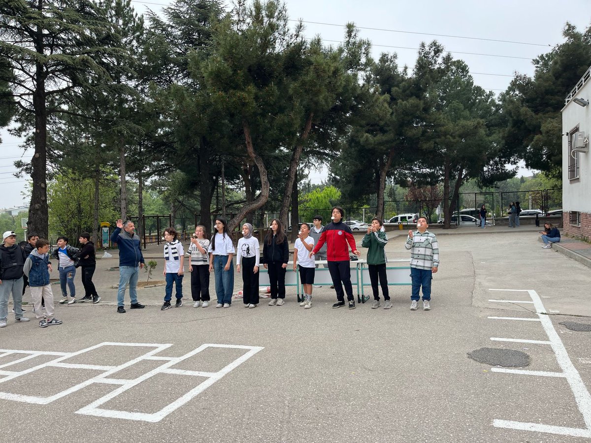 OoTurkay's tweet photo. 23 Nisan Ulusal Egemenlik ve Çocuk Bayramımız kutlu olsun.🇹🇷🎈
Geleceğimizin teminatı çocuklarımızla bayramımızı doyasıya kutladık. 
Egemenlik kayıtsız şartsız milletindir. 
@tcmeb 
@Osmangazi_MEM 
@bursailmem16 
@TBMMresmi https://t.co/6agZm7uVIg