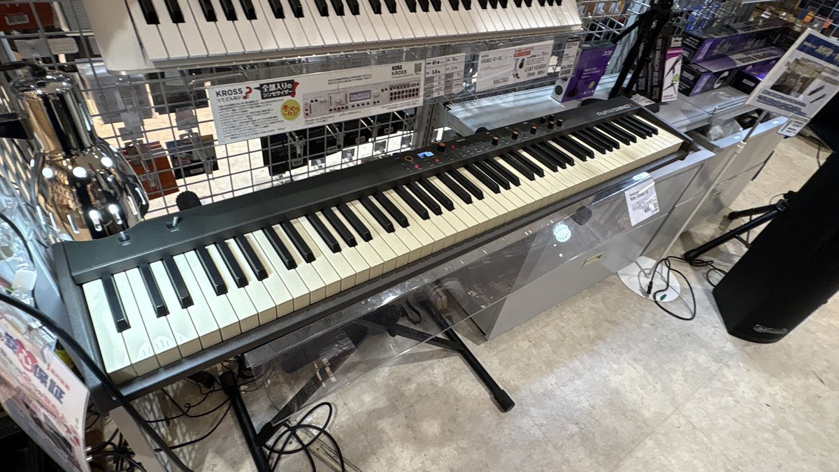 shima_colton's tweet image. 超軽量＆スリムサイズの88鍵コンパクト・ステージ・ピアノ「Numa Compact SE」を展示中です！！
軽量ながらリアルでパワフルなサウンドが楽しめます！
ぜひ店頭にてご試奏ください♪
#Dirigent
#Studiologic
