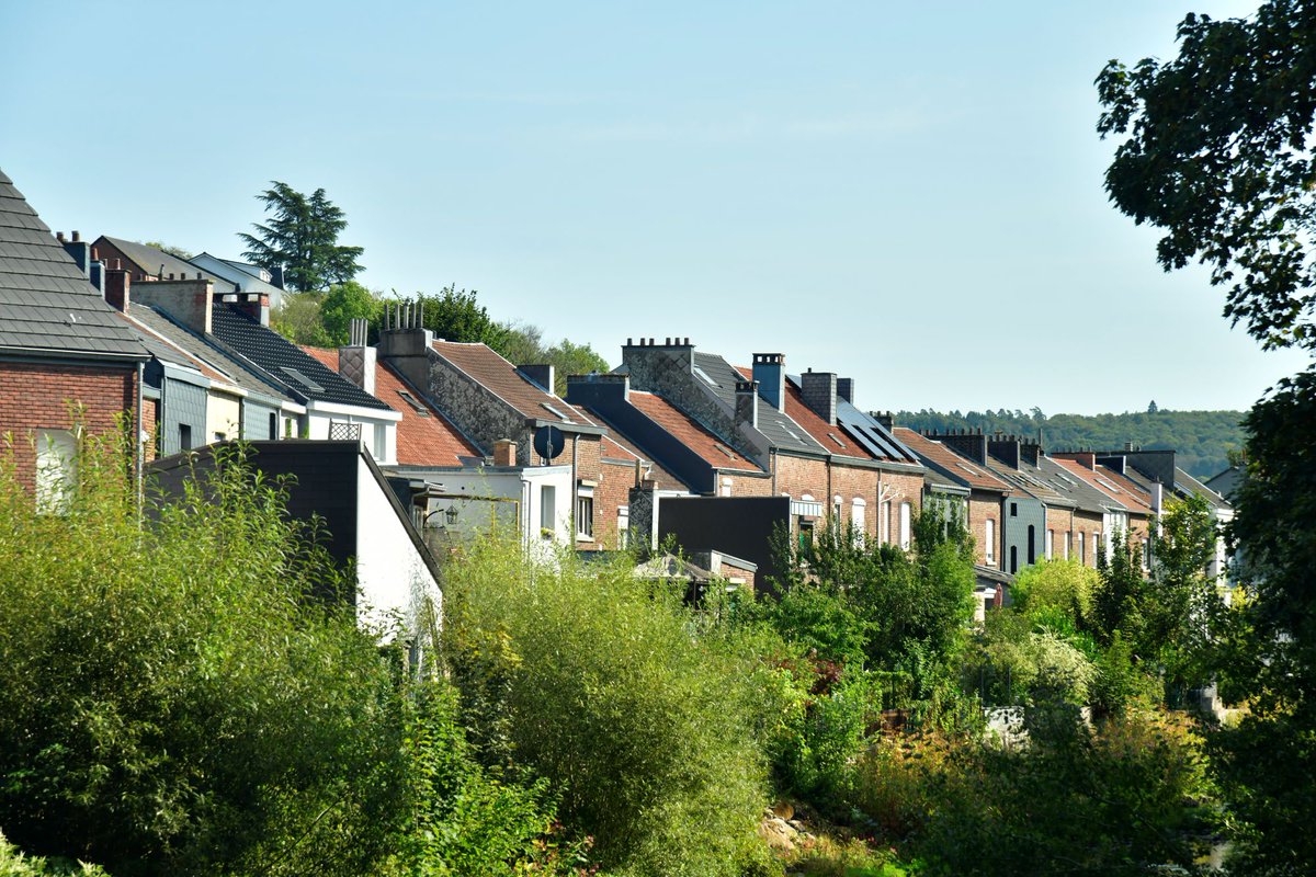 Are you buying or selling a property? Don't let common misconceptions about conveyancing cause unnecessary stress or delays. Read the full article here: clarkeandson.co.uk/blog/what-you-…

#Conveyancing #PropertyAdvice #HomeBuying  #LegalAdvice #UKProperty #PropertyMyths