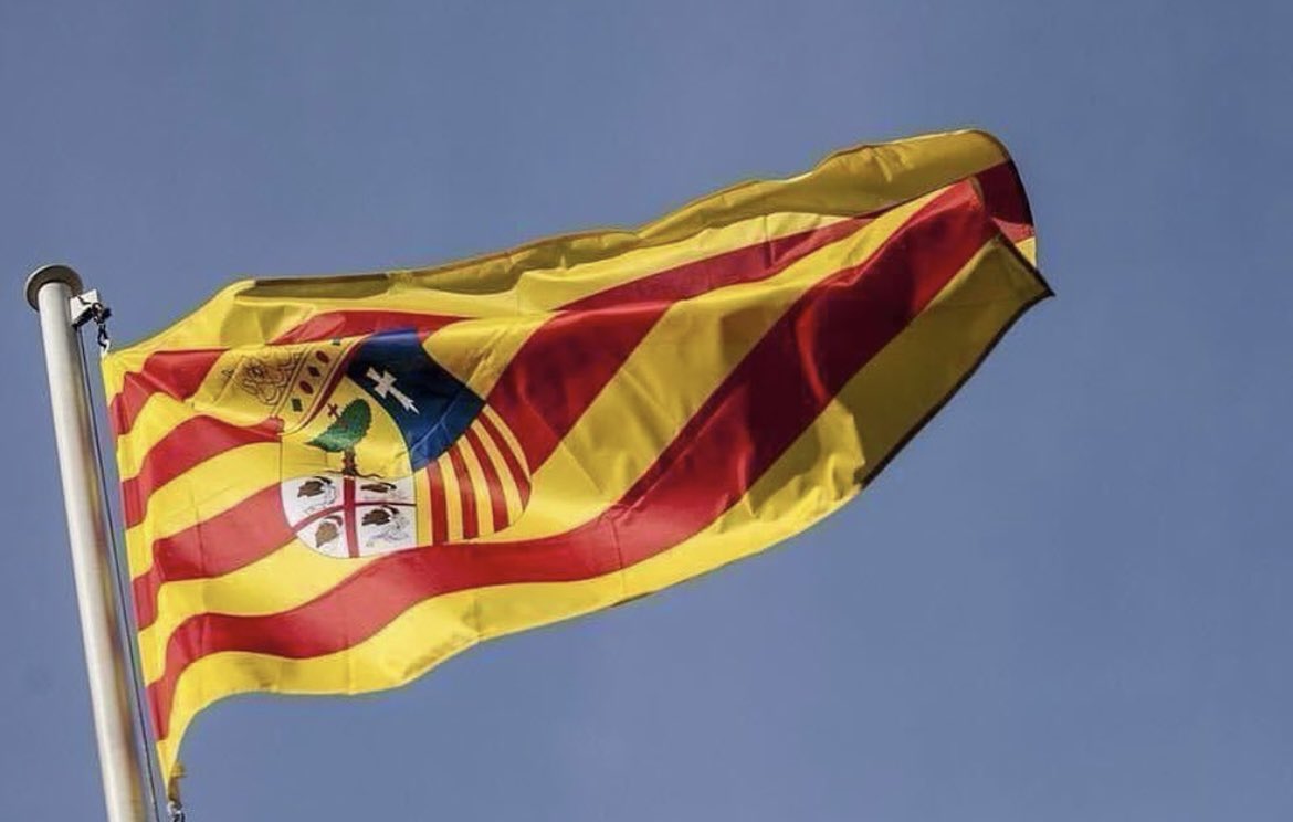 ¡Feliz día de San Jorge! ¡Feliz día de #Aragón! ❤️💛

Dale a ‘me gusta’ si te sientes orgulloso de ser aragonés. #enjoyzaragoza