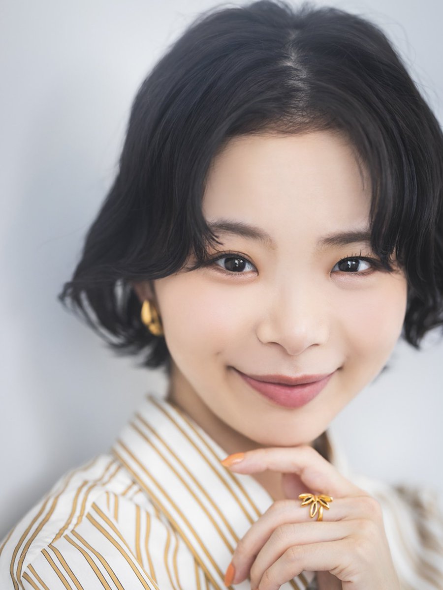 usa__dt's tweet photo. Rちゃん美容も仕事も全力で頑張って1億円も貢いだのに浮気され、本命は自分より6歳も上のミドサーでしかもデキ婚ってさすがに可哀想すぎる。

趣里のこと芋って言ってる人もいるけど、華やかさは違うけど意外と顔系統はみんな似てるかも🤔 https://t.co/ls1EN230CA