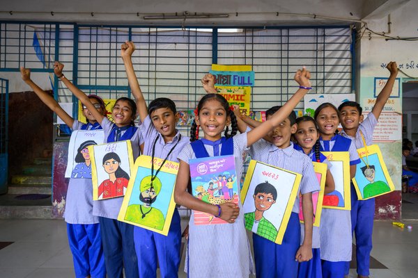 UNinIndia's tweet image. Books are a bridge between generations and across cultures. They teach us about new people, new cultures and new ideas.
On World #BookDay, share with us your favourite book and author.
Let's commit to reading more to build an inclusive society and world.
📷@UNICEFIndia