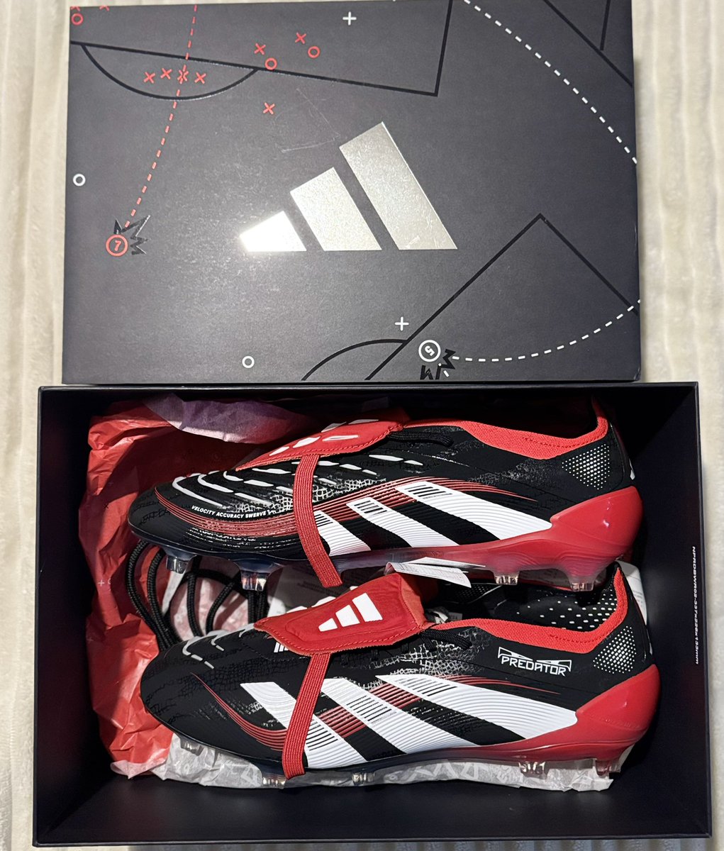 For Sale: Adidas Predator Elite Tongue X Moments FG
Size: UK11
Condition: Brand new, never worn
Includes: Box + Predator boot bag
Colourway: Red / Black / White
Features: Fold-over tongue, FG soleplate

DM for info or offers
⚽️
#AdidasPredator #FootballBoots #BootCollectors