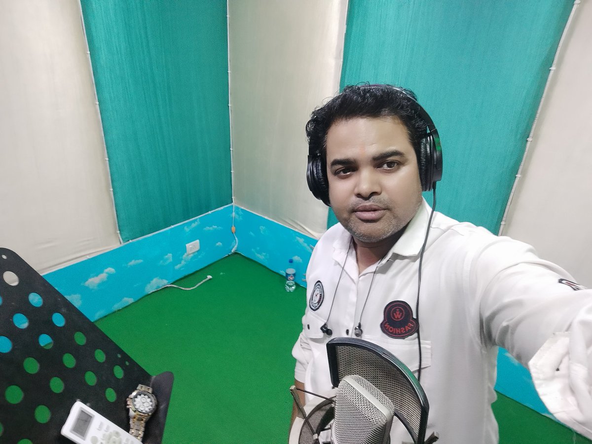 SarojJe48102827's tweet image. Recorded 2 Beautiful Song At Famous Studio,Ctc...
Excellent Music By Viral Music Composer Mr. Manas Kumar...Lyric By Mr. Bijay Jena...
Releasing Soon......
Jay Shree Jagannath 🙏🙏🙏 
#playback_singer_saroj #sarojjena #ManasKumar #recordingtime