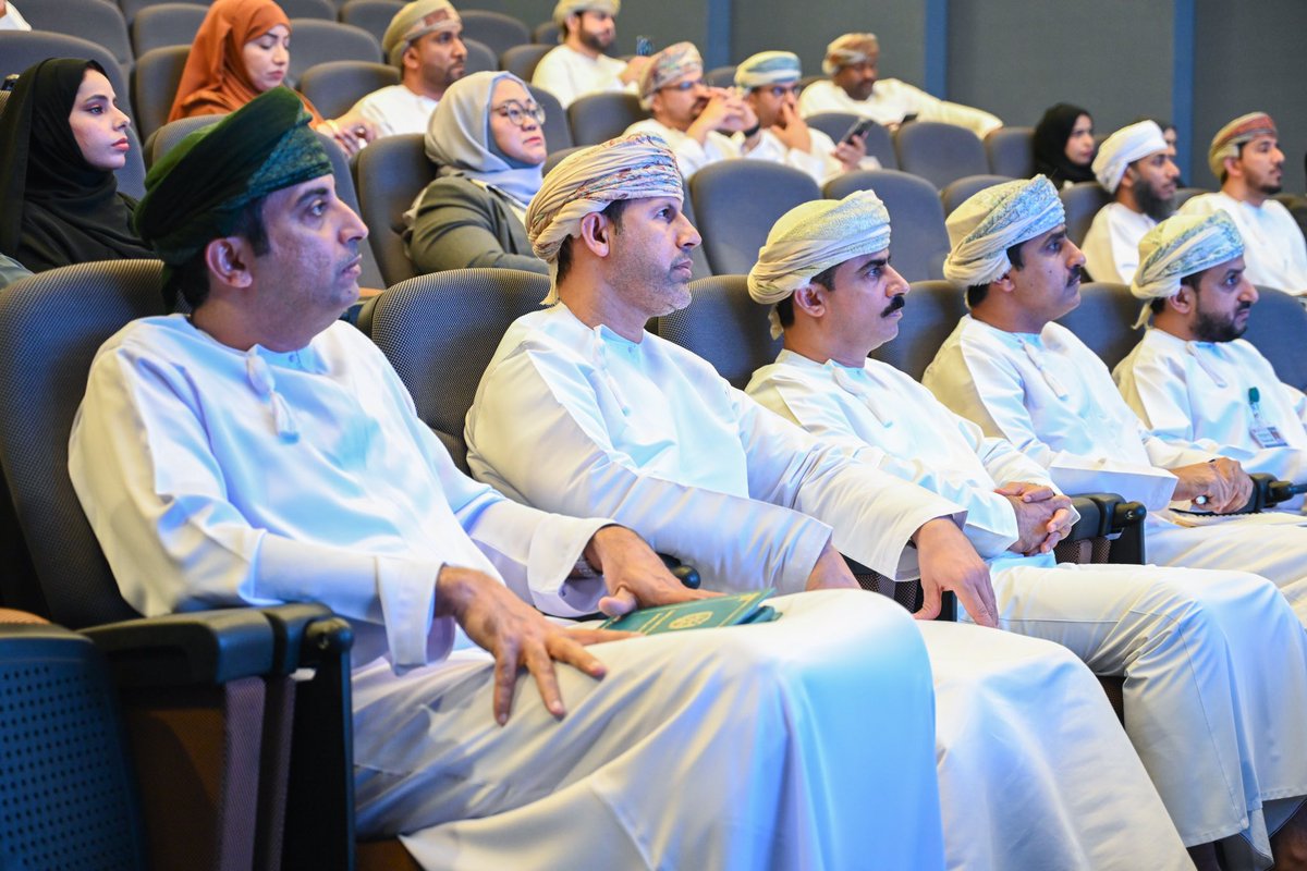 moheriom's tweet photo. #يحدث_الآن 
وزارة التعليم العالي والبحث العلمي والابتكار تنظم حلقة عمل تعريفية حول برنامج "إراسموس بلس"، بحضور عدد من ممثلي مؤسسات التعليم العالي الحكومية والخاصة، والقطاعات الحكومية المعنية بالابتعاث والمنح الدراسية،وبمشاركة جمعية الخريجين لمرحلة الماجستير (EMA)، وجمعية الخريجين لبرامج التبادل الطلابيّ (OCEAN).

تهدف الحلقة إلى التعريف ببرنامج إيراسموس بلس (Erasmus+) للتبادل الطلابي، وأهدافه، إلى جانب التعريف بآلية التقديم للبرنامج والاستفادة منه على مستوى الأفراد والمؤسسات.