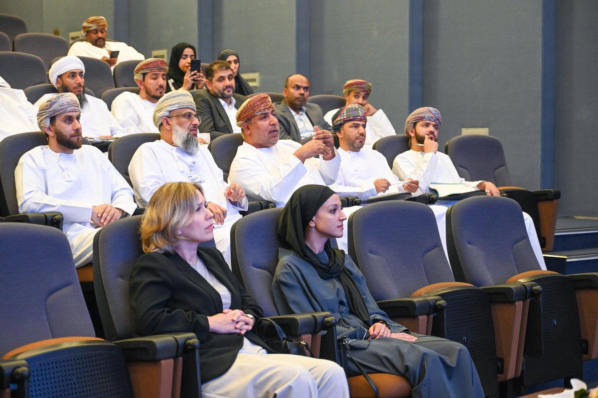moheriom's tweet photo. #يحدث_الآن 
وزارة التعليم العالي والبحث العلمي والابتكار تنظم حلقة عمل تعريفية حول برنامج "إراسموس بلس"، بحضور عدد من ممثلي مؤسسات التعليم العالي الحكومية والخاصة، والقطاعات الحكومية المعنية بالابتعاث والمنح الدراسية،وبمشاركة جمعية الخريجين لمرحلة الماجستير (EMA)، وجمعية الخريجين لبرامج التبادل الطلابيّ (OCEAN).

تهدف الحلقة إلى التعريف ببرنامج إيراسموس بلس (Erasmus+) للتبادل الطلابي، وأهدافه، إلى جانب التعريف بآلية التقديم للبرنامج والاستفادة منه على مستوى الأفراد والمؤسسات.