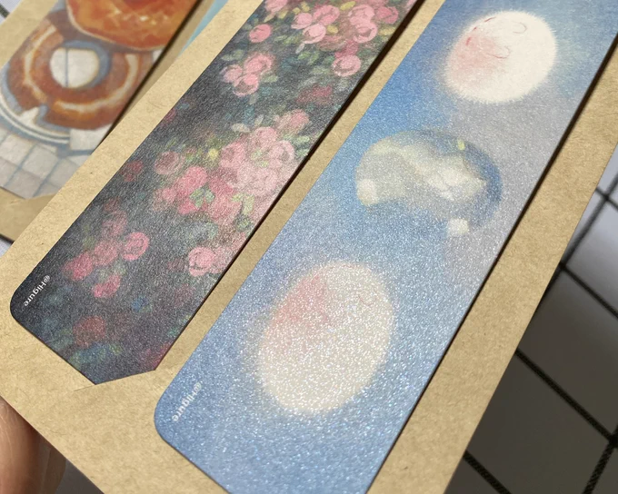 しおりとシールはキラキラ仕様です 