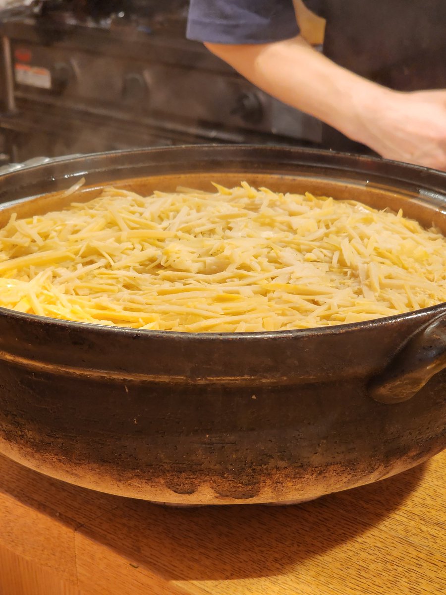 omochi4028's tweet image. 2025年4月23日　｢虎ノ門とだか｣さんでのランチです🤗
前回とメニューが一新していて、どれもとても美味しかったです💮

尾田先生の色紙がありました。

早速、次回の予約を入れたのですが、7月30日でした🥹
なかなか、予約が厳しいです😑

#虎ノ門とだか