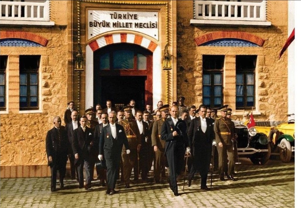 EsatGanioglu's tweet photo. 23 Nisan Ulusal Egemenlik ve Çocuk Bayramı'mız kutlu olsun. Egemenlik Kayıtsız Şartsız Milletindir... https://t.co/GLJ85ESLVx