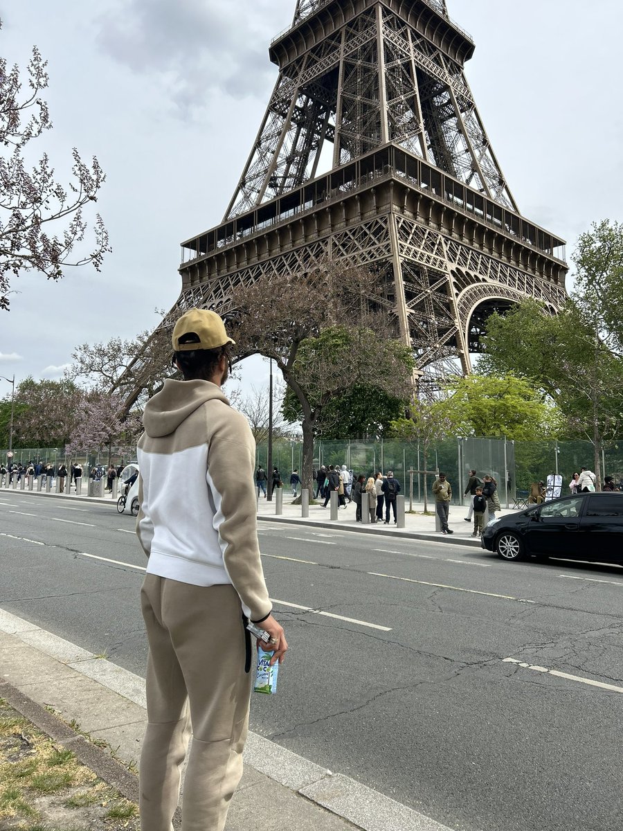 Quick stop in #Paris 🇫🇷